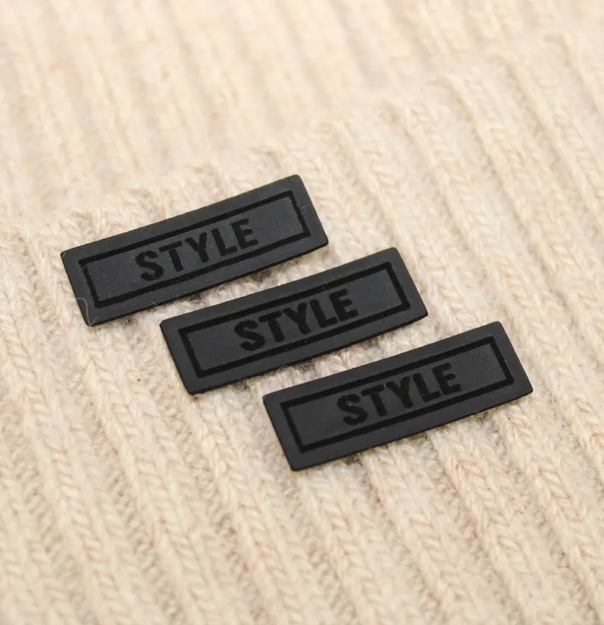 Нашивка "Style" 30*10 мм черного цвета-1