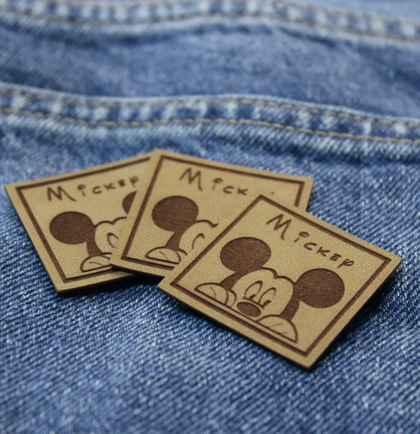 Нашивка "Mickey" 35*35 мм пісочного кольору-1