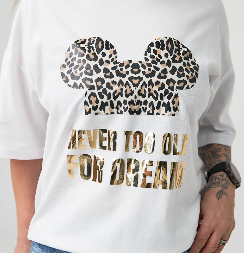 Футболка жіноча оверсайз "Never too old for dream" білого кольору-1