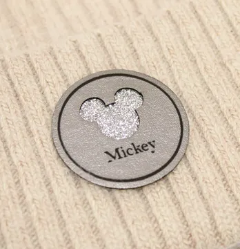 Нашивка из глитера "Mickey" d=35 мм серебряного цвета