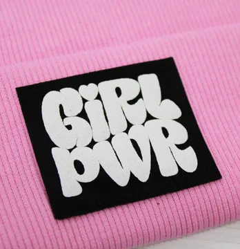 Нашивка "Girl pwr" 60*50мм черного цвета с белой объемной надписью