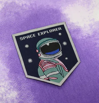 Нашивка жаккардовая "Space Explorer" космонавт 62*73 мм на флизелиновой основе