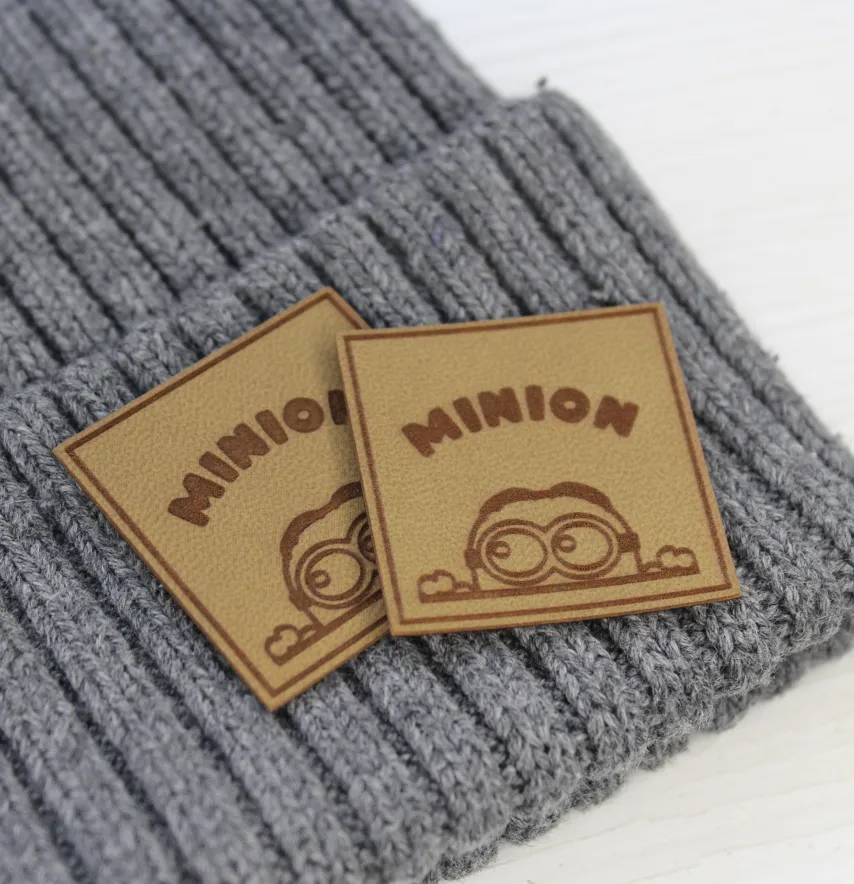 Нашивка "Minion" 35*35 мм пісочного кольору-1