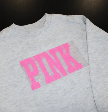 Термоаппликация с глиттером «Pink» 9,5×16 см розового цвета.