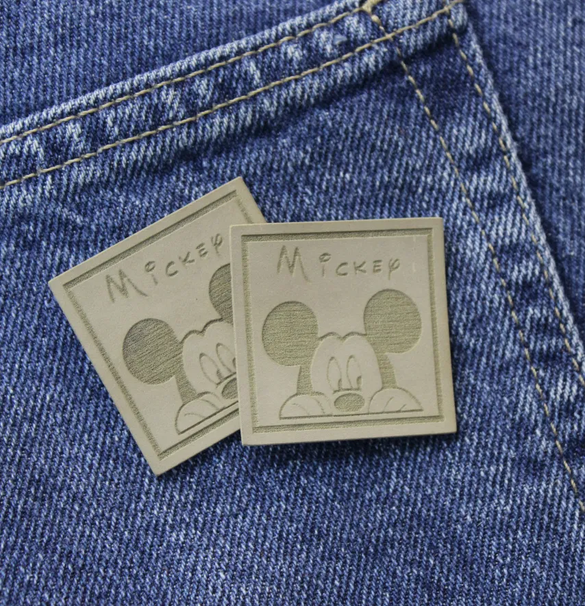 Нашивка "Mickey" 35*35 мм бежевого кольору-1