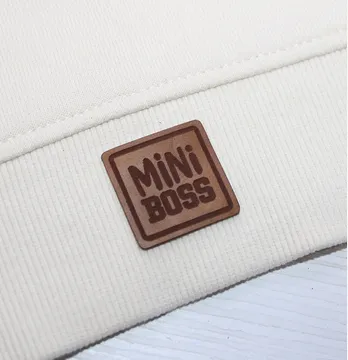 Нашивка "Mini boss" 30*30 мм коричневого кольору