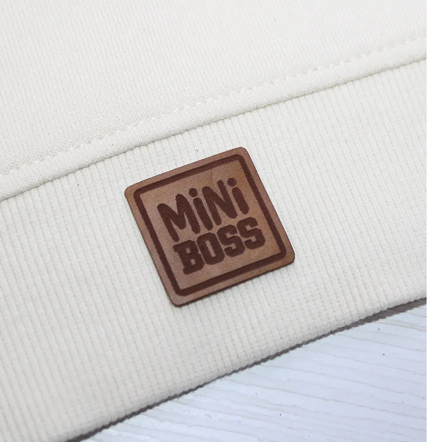 Нашивка "Mini boss" 30*30 мм коричневого цвета-0