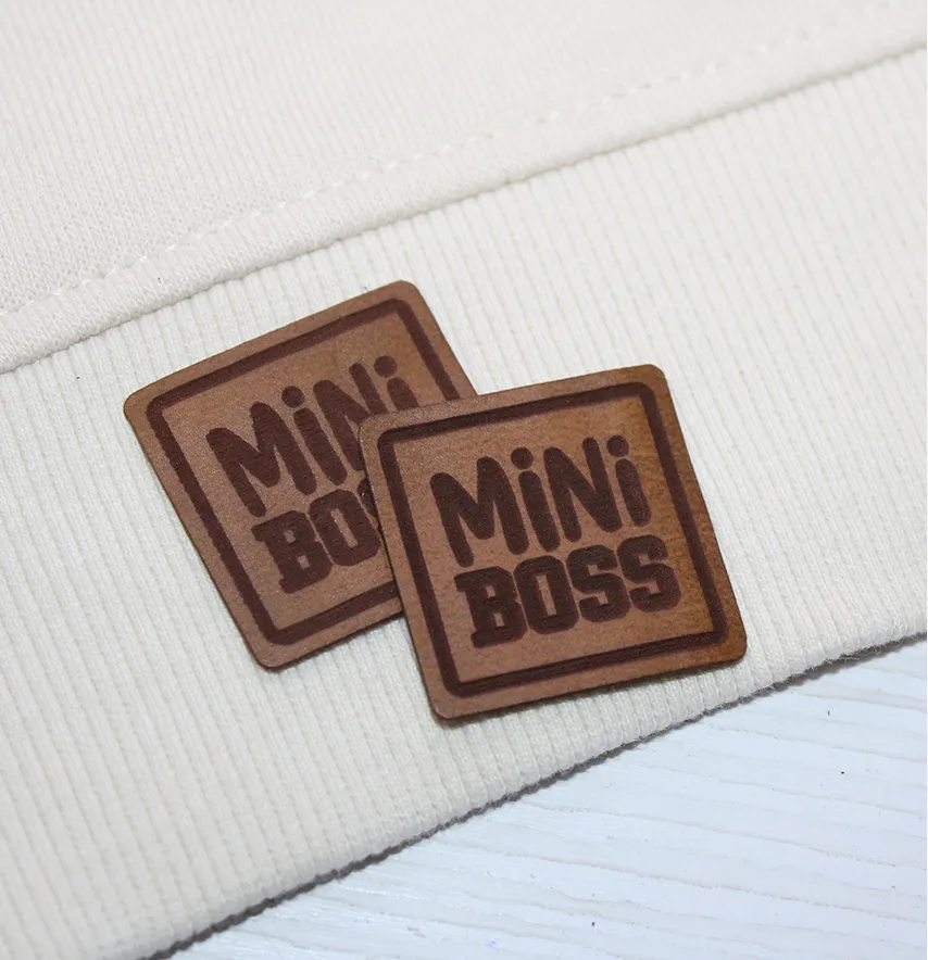 Нашивка "Mini boss" 30*30 мм коричневого кольору-2