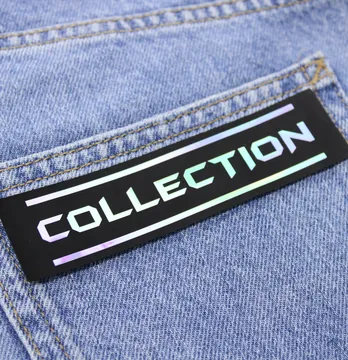 Нашивка "Collection" 120*30 мм чорного кольору з голограмою