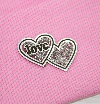 Нашивка з акриловим камінням "Love" подвійне cерце 50*37 мм срібного кольору
