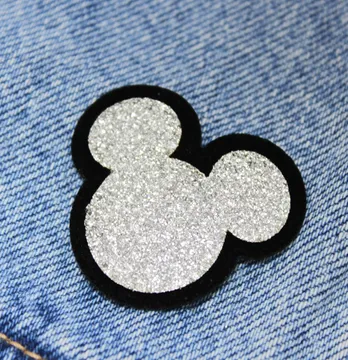 Нашивка из глитера "Mickey" 40*35 мм серебряного цвета