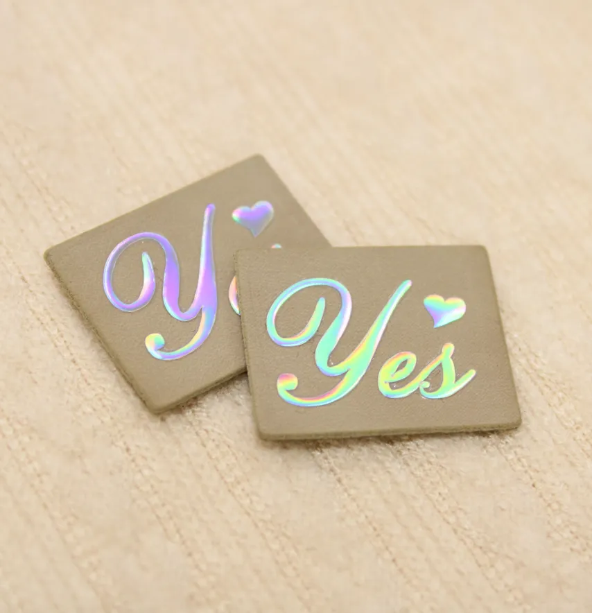 Нашивка "Yes" 20*25 мм бежевого цвета-2