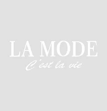 Термонаклейка "La mode c'est la vie" 18*6 см белого цвета