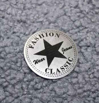 Нашивка "Fashion classic" d=40 мм серебряного цвета
