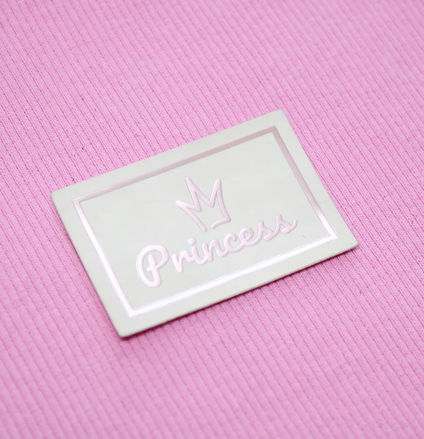 Нашивка "Princess" 60*40 мм білого кольору-1