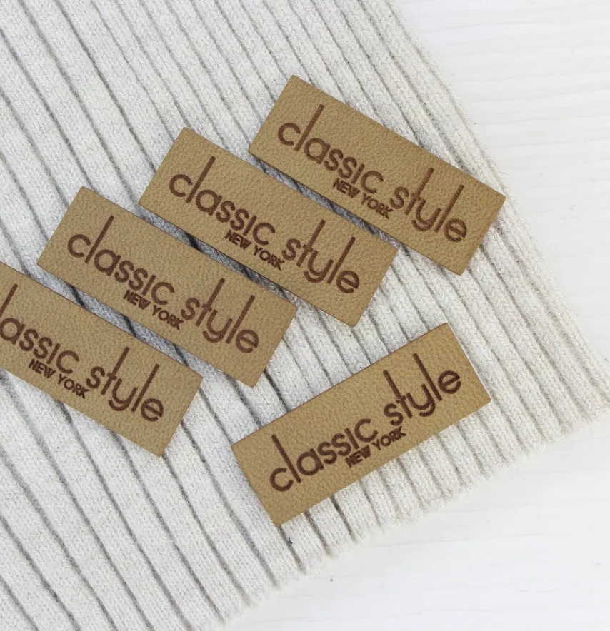Нашивка "Classiс style" 40*15 мм песочного цвета-1