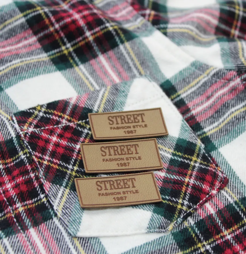 Нашивка "STREET" 38*18 мм песочного цвета-1