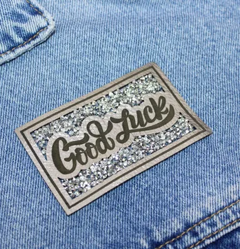 Нашивка с акриловыми камнями "Good Luck" 80*50 мм серого цвета с серебряными камнями