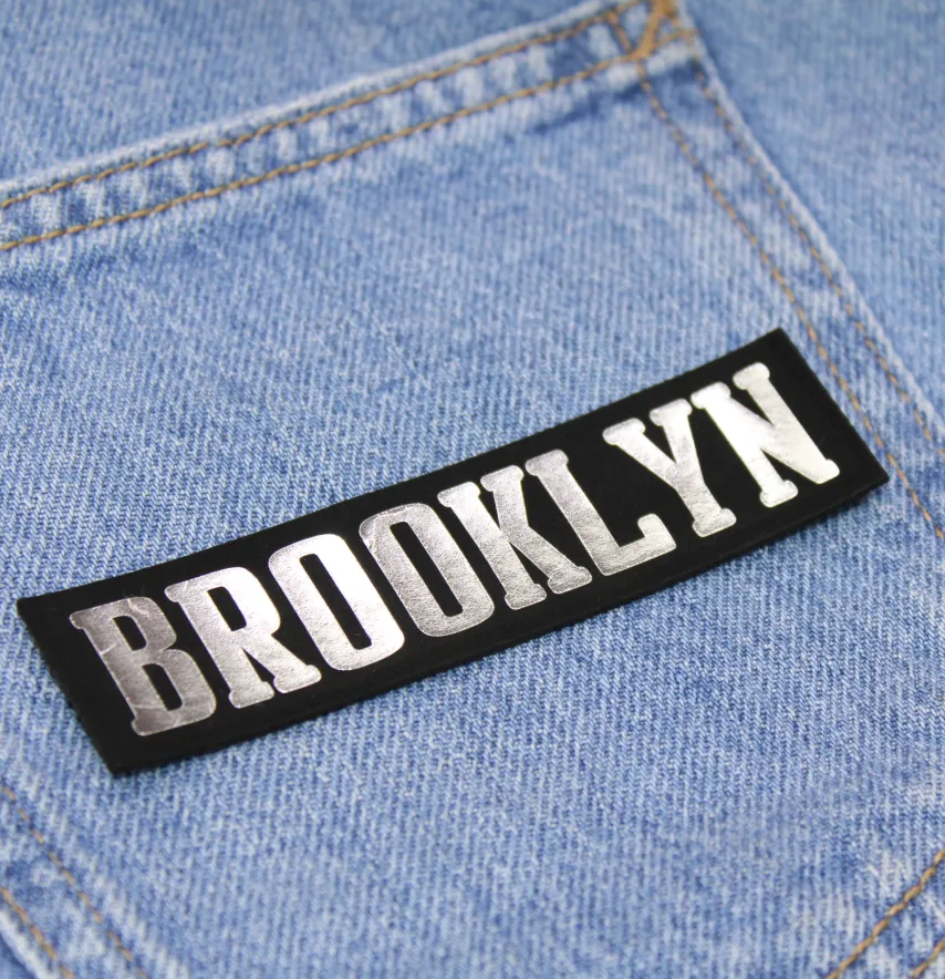 Нашивка "BROOKLYN" 100*25 мм чорного кольору з дзеркальним написом-2