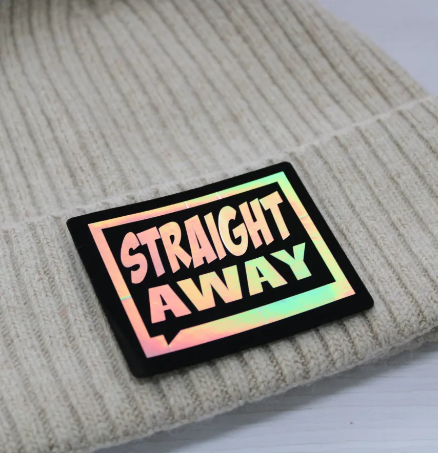 Нашивка "STRAIGHT AWAY" 75*60 мм чорного кольору з голограмою-1
