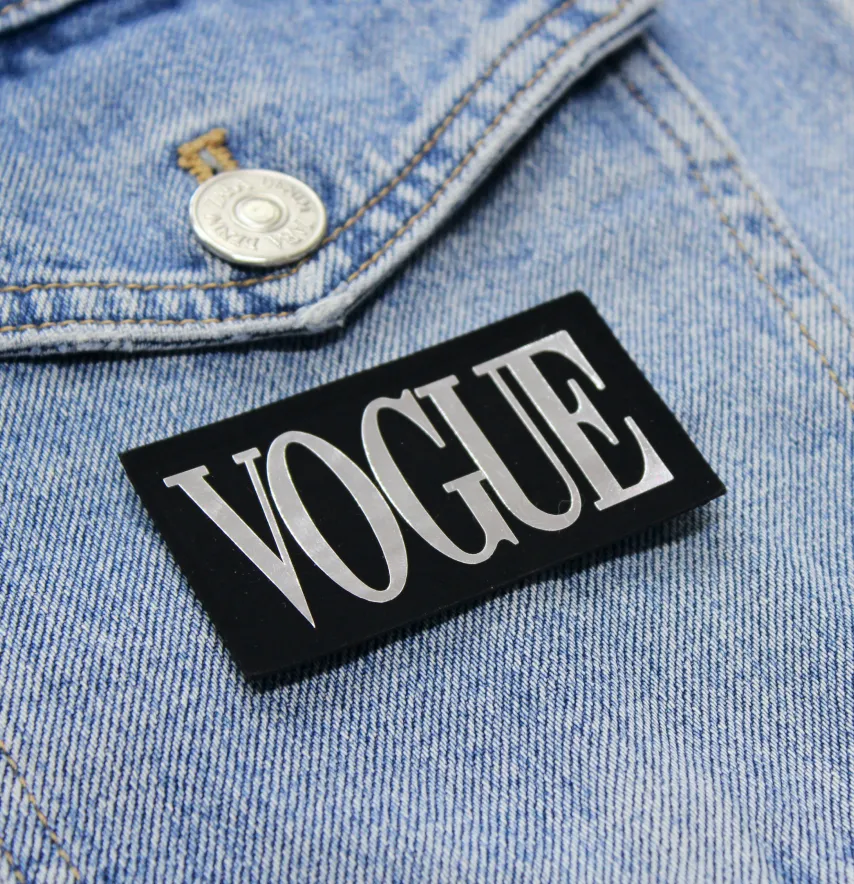 Нашивка "VOGUE" 70*40 мм черного цвета-2