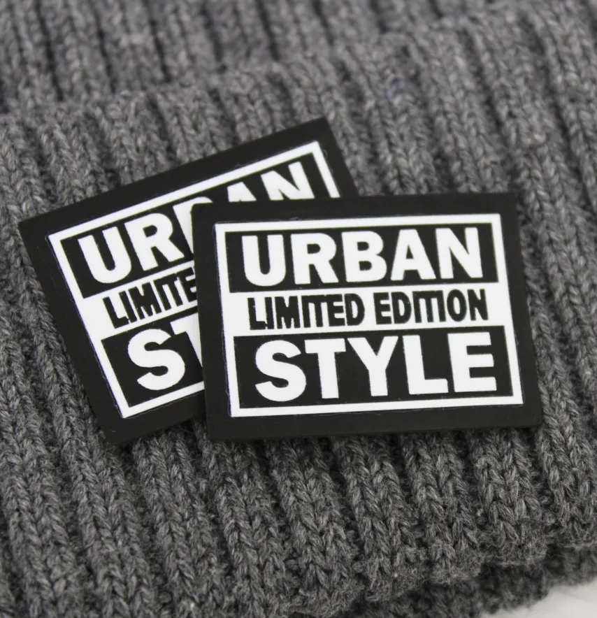 Нашивка "Urban limited" 30*40мм черно-белого цвета-1