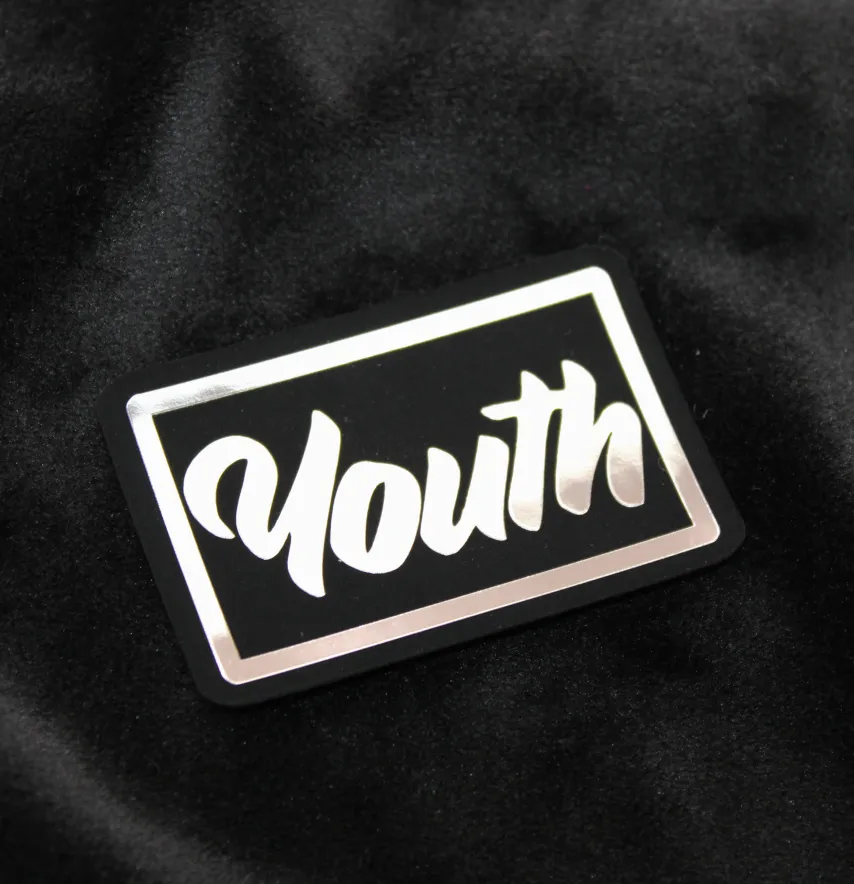 Нашивка "Youth" 60*40 мм чорного кольору-0