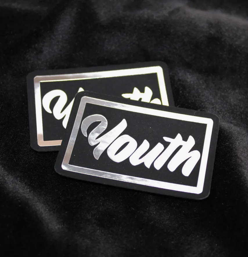 Нашивка "Youth" 60*40 мм чорного кольору-1