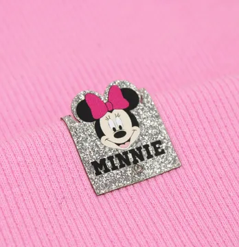 Нашивка из глитера "Minnie" 25*40 мм серебряного цвета