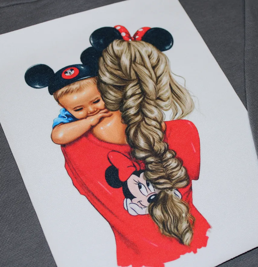 Нашивка тканева "ДІвчина з дитиною mickey" 17*23 см-1
