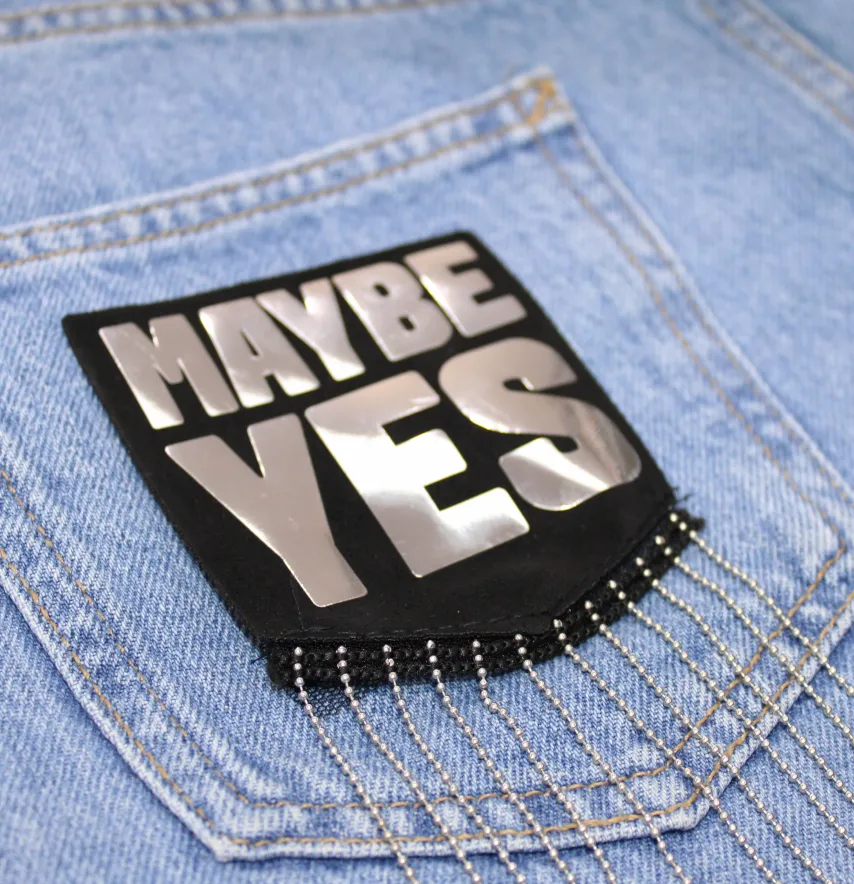 Нашивка "Карман Maybe Yes" 75*85 мм з металевими ланцюжками-1