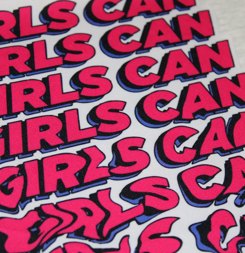Нашивка тканева фігурна "Girls can" 18,5*22,5 см-1