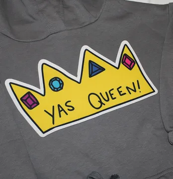 Нашивка тканевая фигурная "Yas Queen" 12,5*22 см