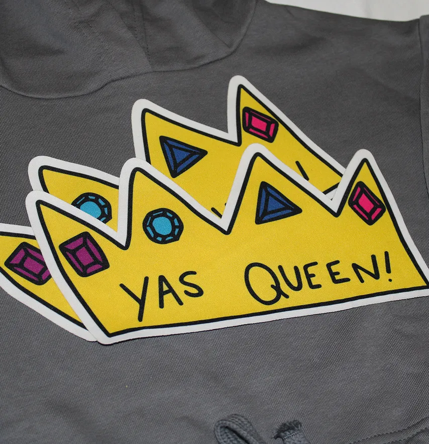 Нашивка тканевая фигурная "Yas Queen" 12,5*22 см-1