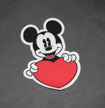 Нашивка тканева фігурна "Mickey серце" 14 см