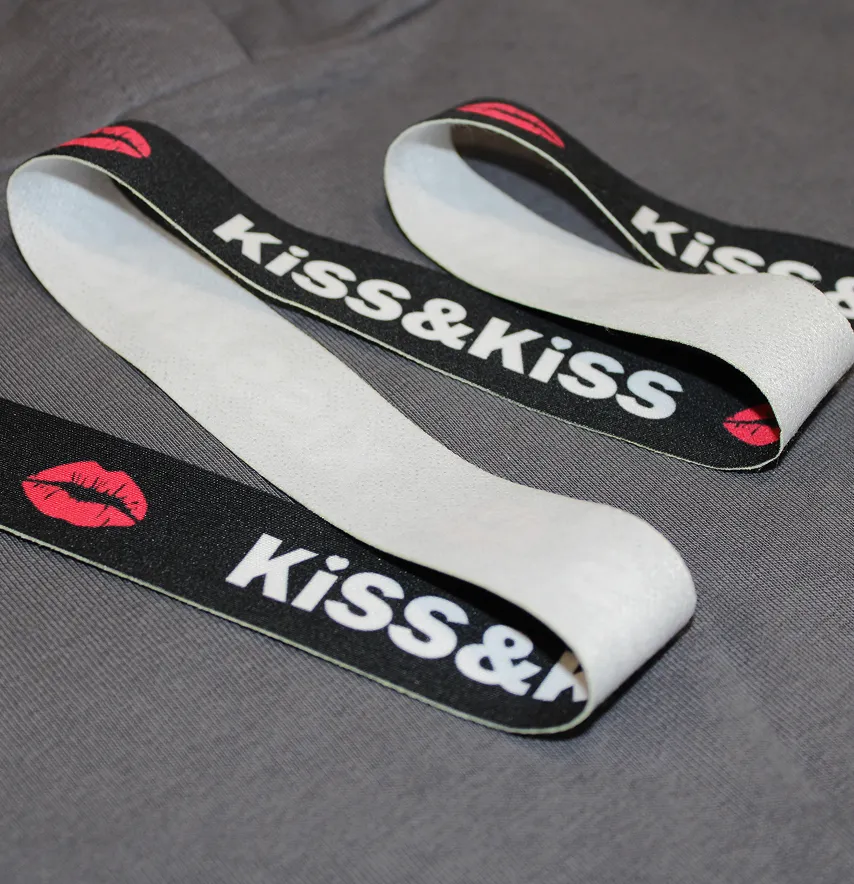 Лампас "Kisses" 3*90 см черного цвета-3