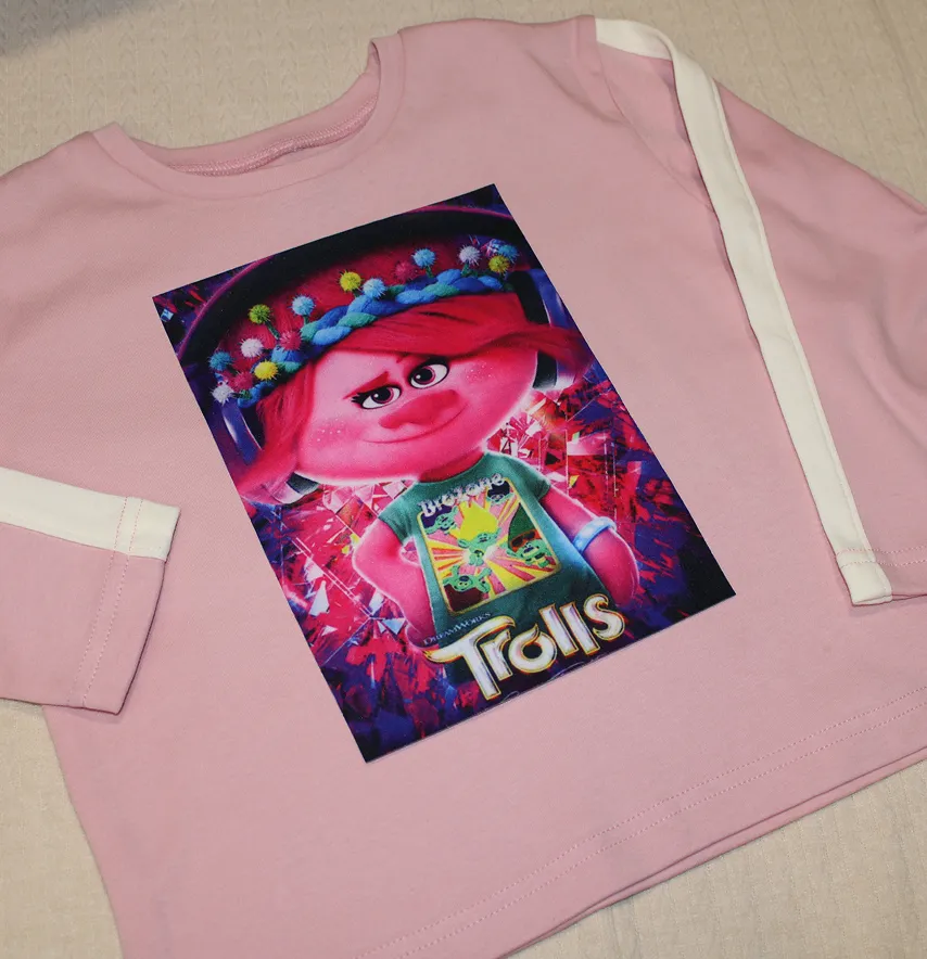 Нашивка тканева "Trolls" 22*16,5 см-0