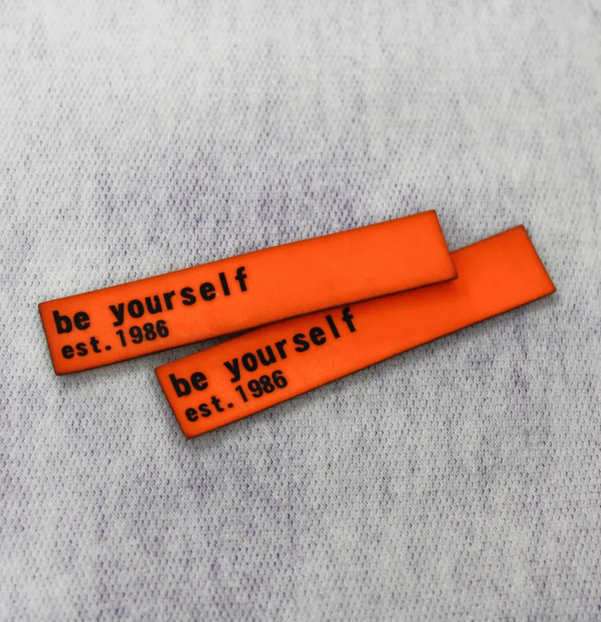 Нашивка "Be yourself" 75*15 мм помаранчевого кольору-1