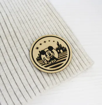 Нашивка "Disney" mickey d=40 мм песочного цвета