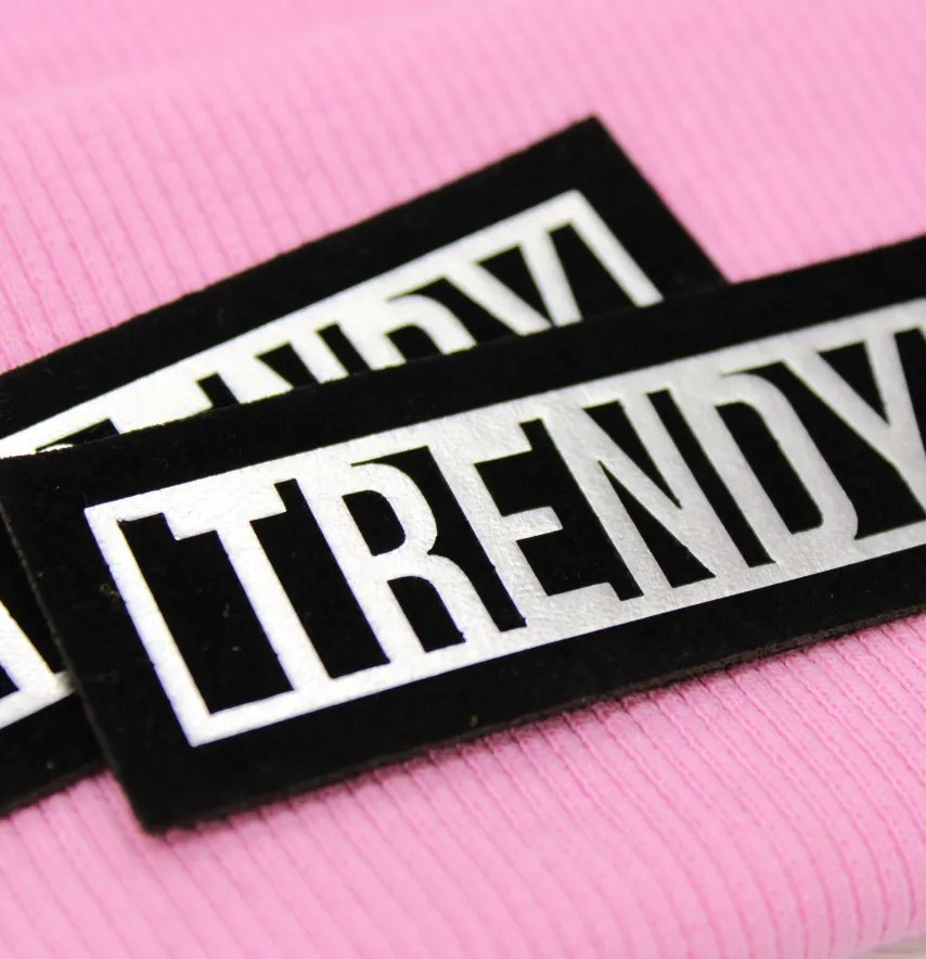 Нашивка "Trendy" 75*30мм черного цвета с серебром-2