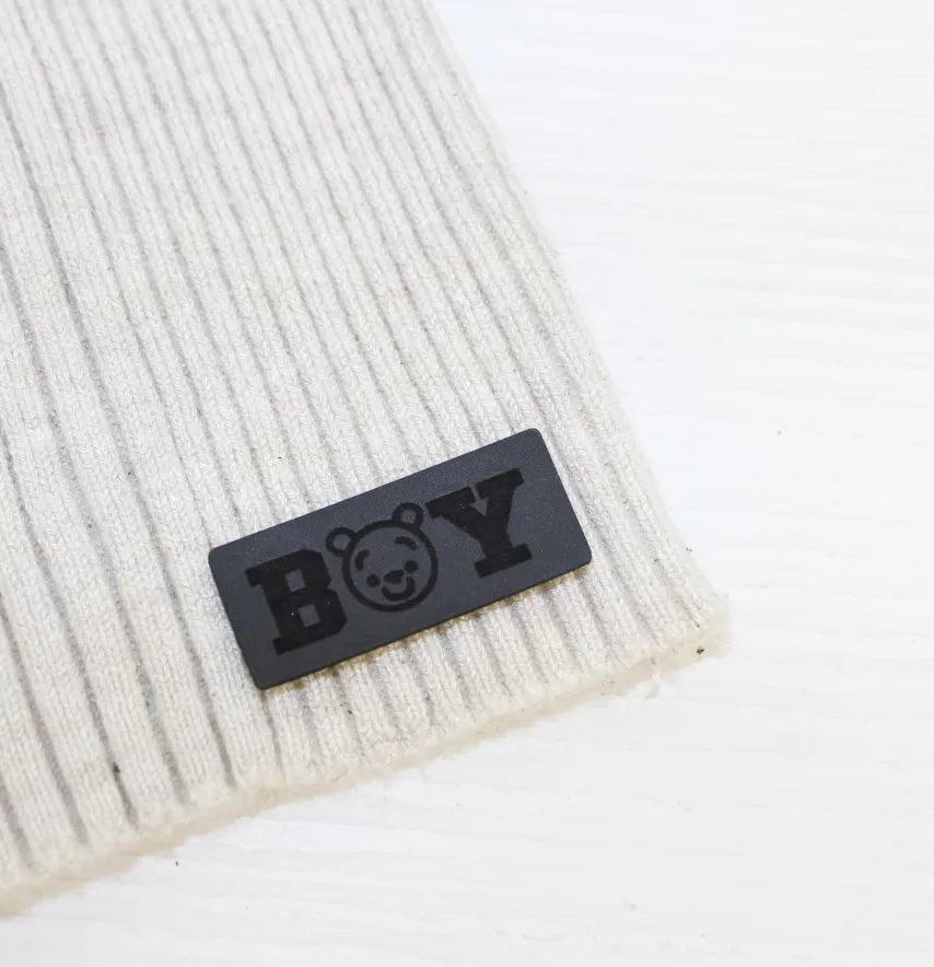 Нашивка "Boy" 35*15 мм чорного кольору-0