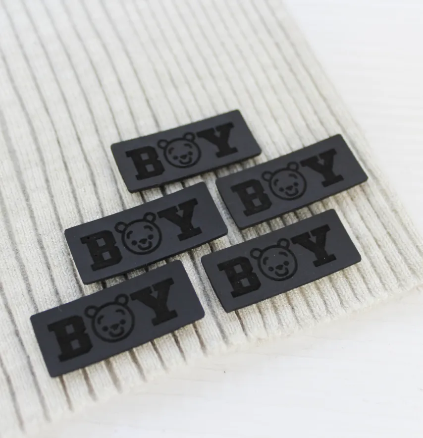 Нашивка "Boy" 35*15 мм чорного кольору-1