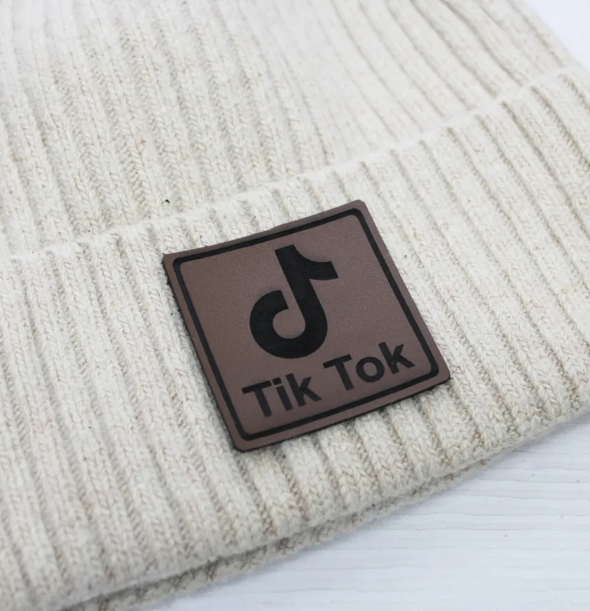 нашивка "Tik Tok" 50*50 мм темно коричневого кольору-0