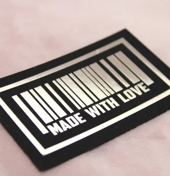 Нашивка "MADE WITH LOVE" штрихкод 75*45мм черного цвета с зеркальным рисунком