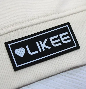 Нашивка светоотражающая "Likee" 70*30 мм черного цвета