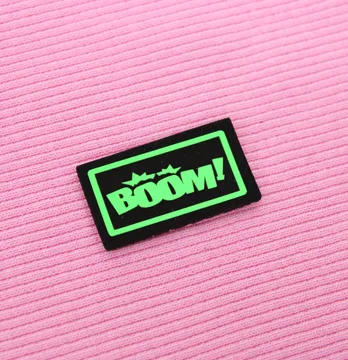 Нашивка "BOOM!" 35*20мм черного цвета