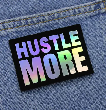 Нашивка "Hustle More" 70*50мм черного цвета