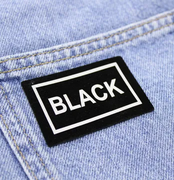 Нашивка "Black" 60*40мм черного цвета