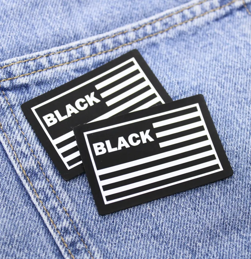 Нашивка "Black" 60*40 мм чорно-білого кольору-1