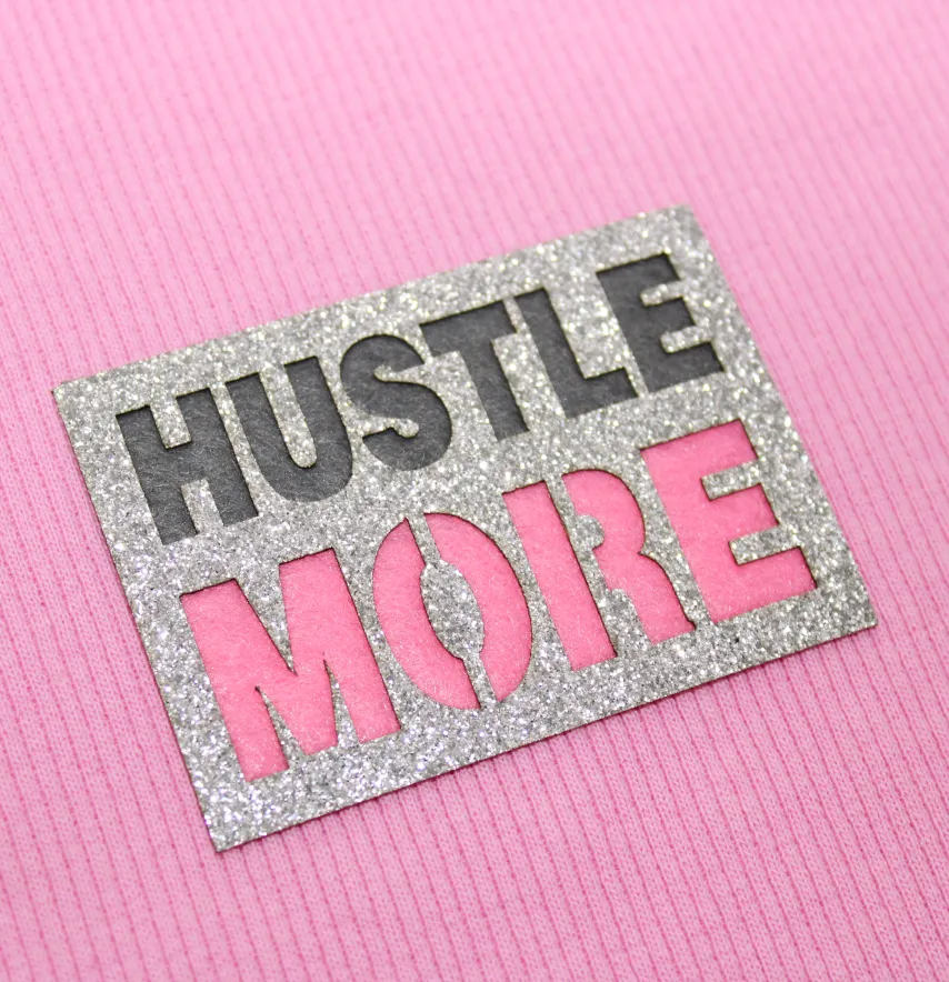 Нашивка з глітеру "Hustle more" 70*50 мм срібного кольору-0